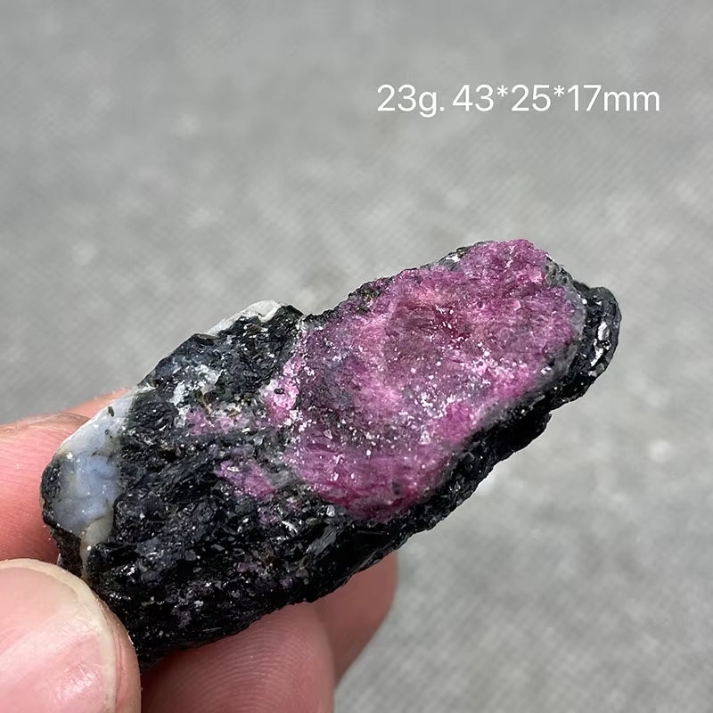 Best! 100% Natural Myanmar Fluorescent Ruby Rough Mineral Stones and Crystals Healing Crystals Quartz Gemstones +Box 35Mm